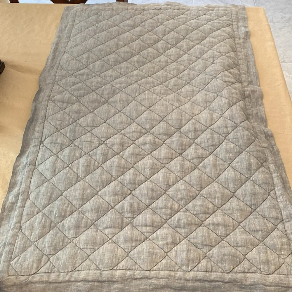 Pottery Barn Diamond Quilted Two Linen King Shams